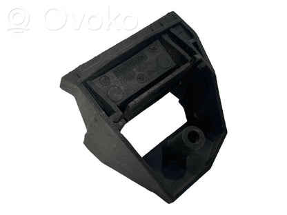 Radiator(s) holder/bracket