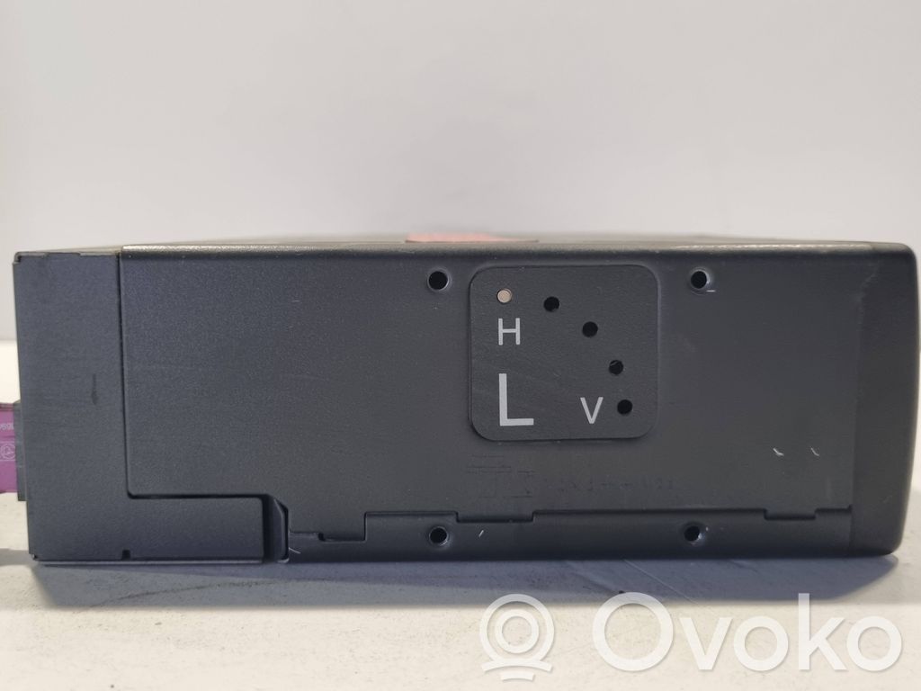 Radio / CD/DVD atskaņotājs / navigācija