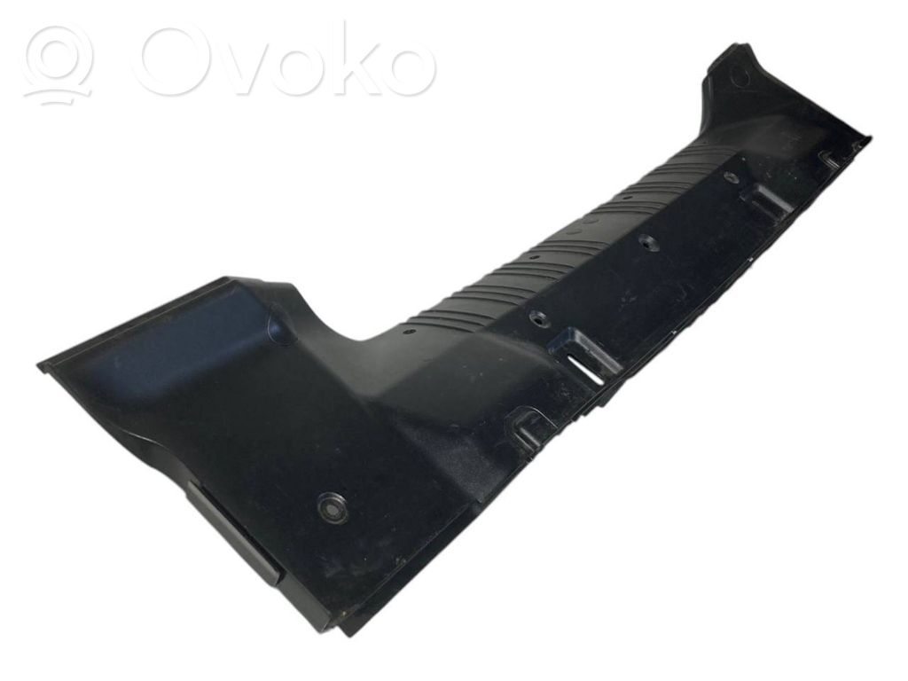 Trunk sill trim