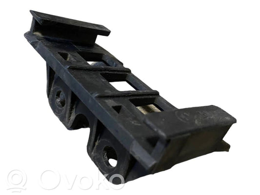 Rear bumper mounting bracket