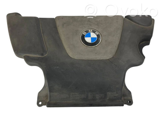 Dzinēja pārsegs (dekoratīva apdare)