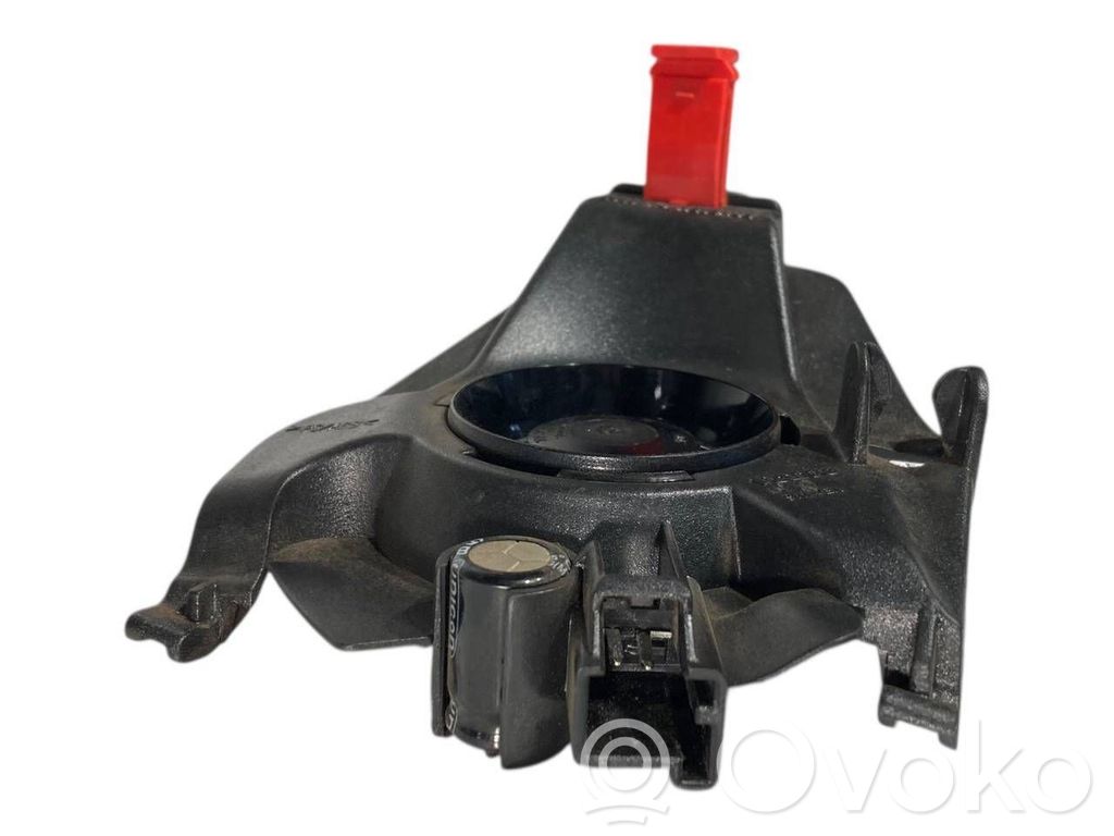 Skaļrunis (-i) priekšējās durvīs