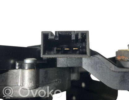 Aizmugurējā loga tīrītāja motoriņš