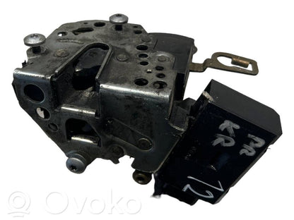 Priekšpusē slēdzene