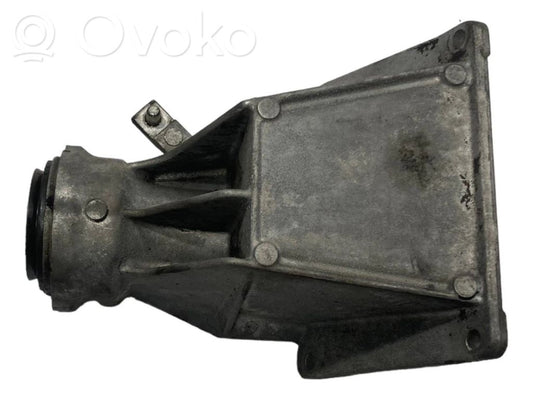 Кронштейн подшипника полуосевой муфты