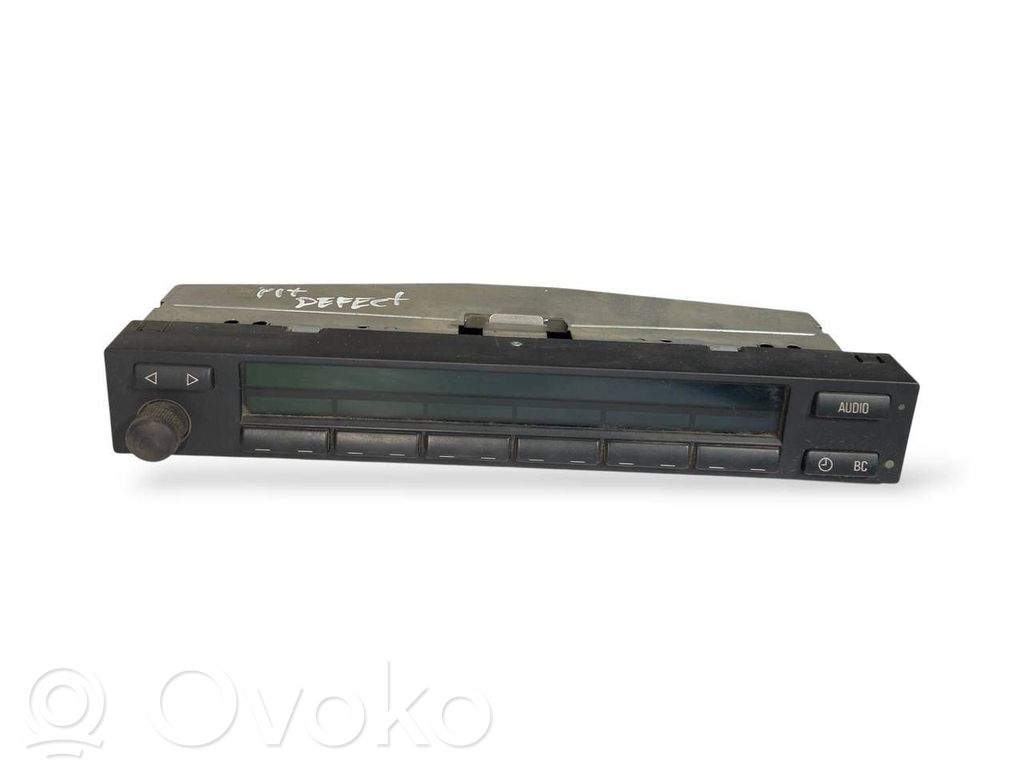 Radio / CD/DVD atskaņotājs / navigācija