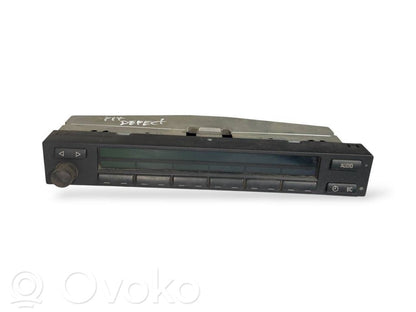Radio / CD/DVD atskaņotājs / navigācija