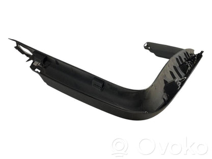 Augšējā dekoratīvā apdare (pie loga)