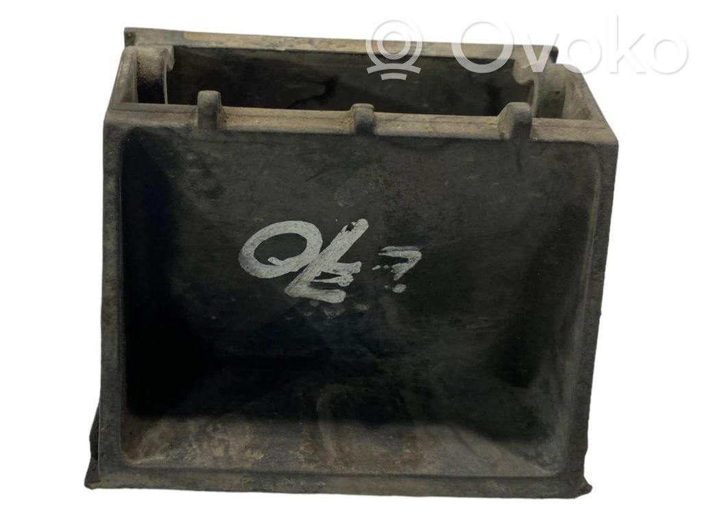 Radiator(s) holder/bracket