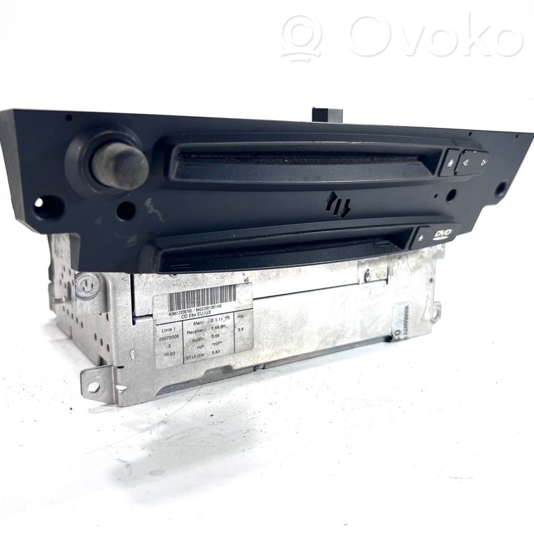 Radio / CD/DVD atskaņotājs / navigācija