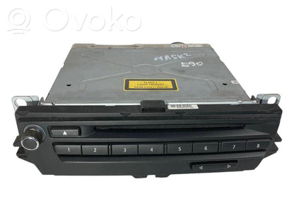 Radio / CD/DVD atskaņotājs / navigācija