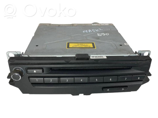 Radio / CD/DVD atskaņotājs / navigācija