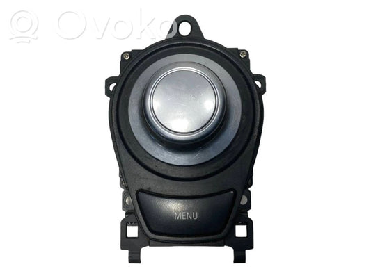 Multimedia controller