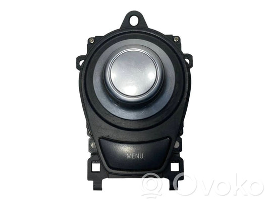 Multimediju kontrolieris