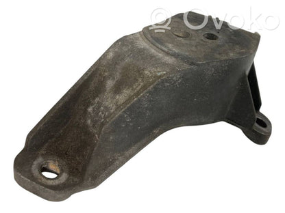 Engine mounting bracket