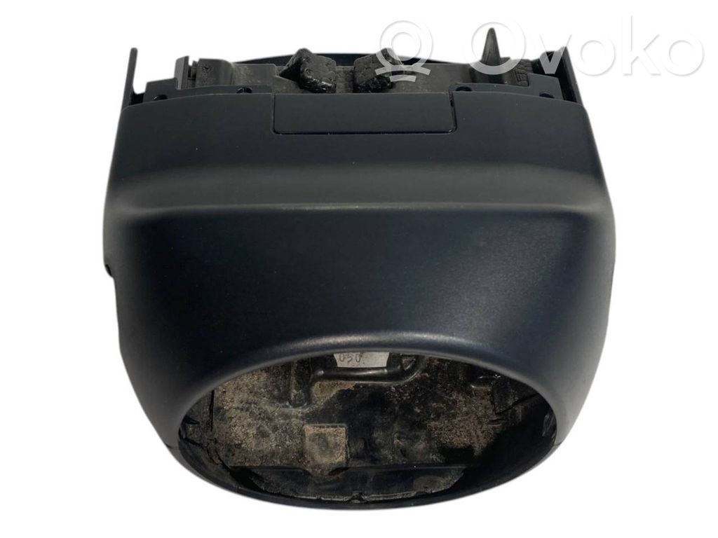 Stūres ass dekoratīvā apdare