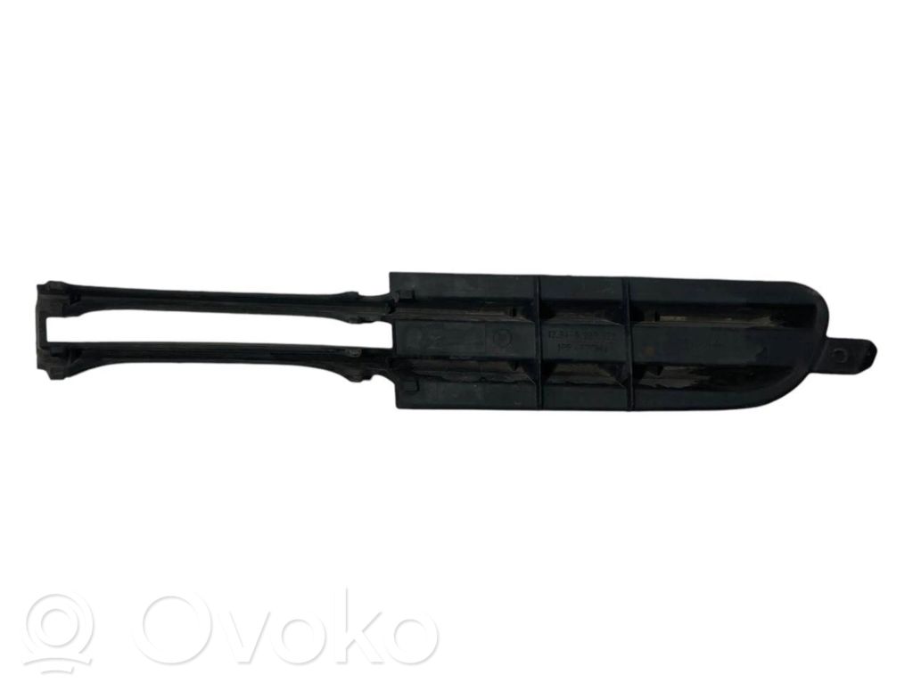 Apakšējais režģis (trīsdaļīgs)