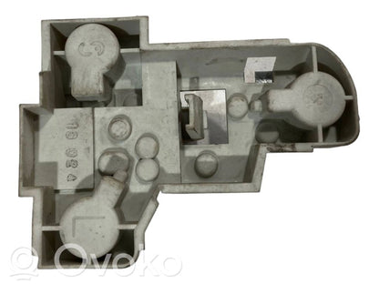 Aizmugures spuldzes vāka turētājs