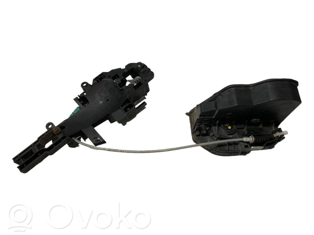 Aizmugurē slēdzene