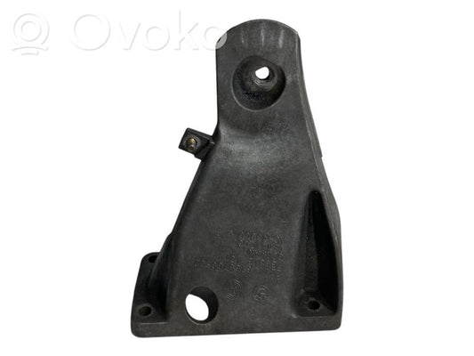 Engine mounting bracket