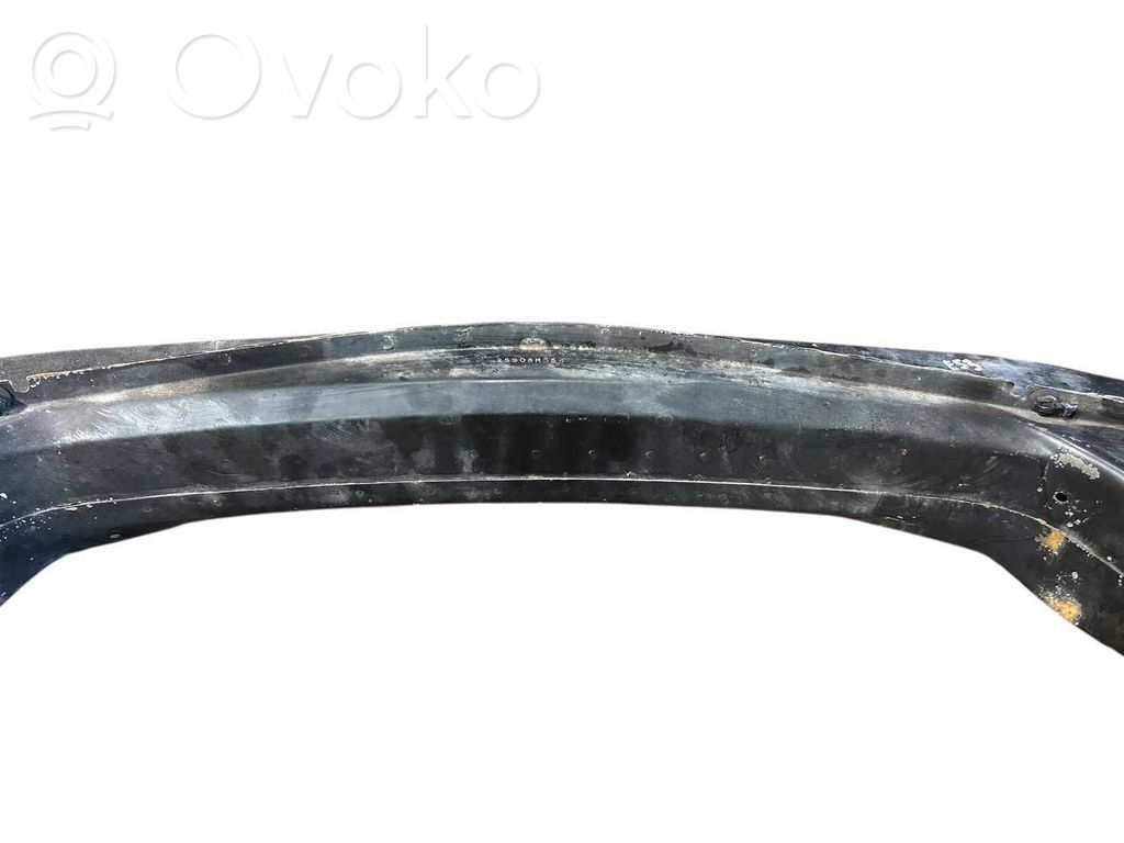 Priekšpusē bampera sija / balka