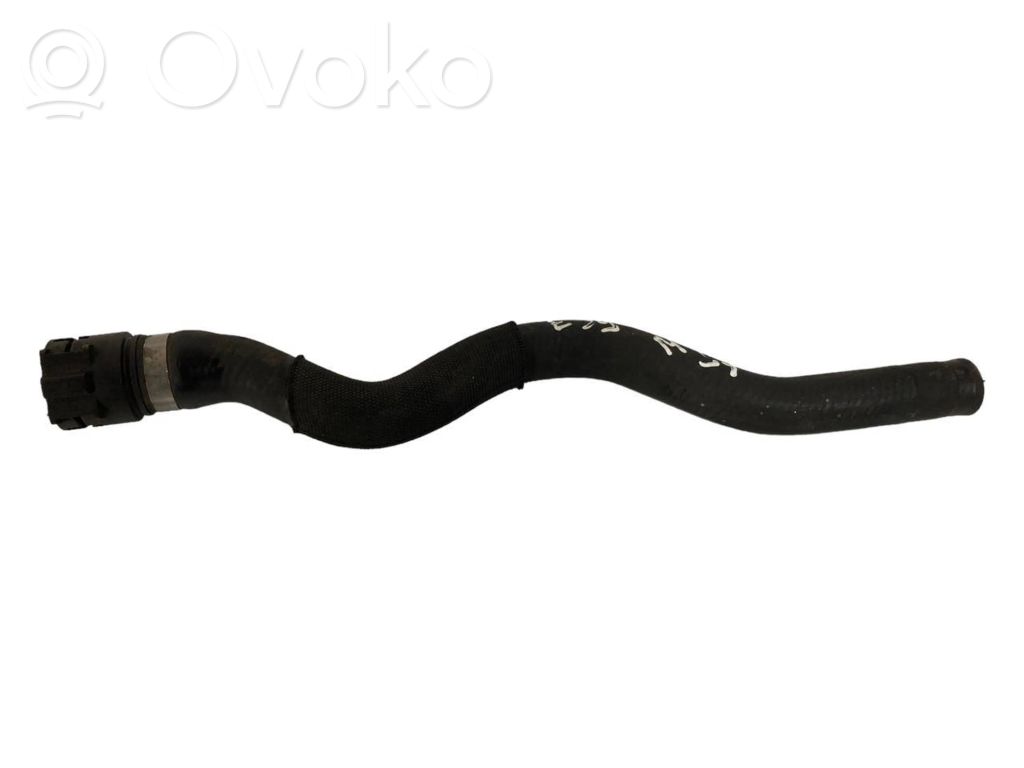Caurulīte (-es) / šļūtene (-es)