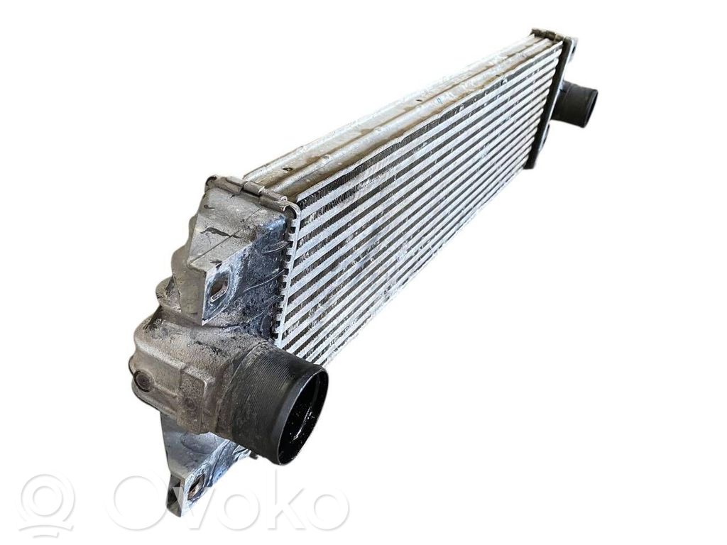 Starpdzesētāja radiators