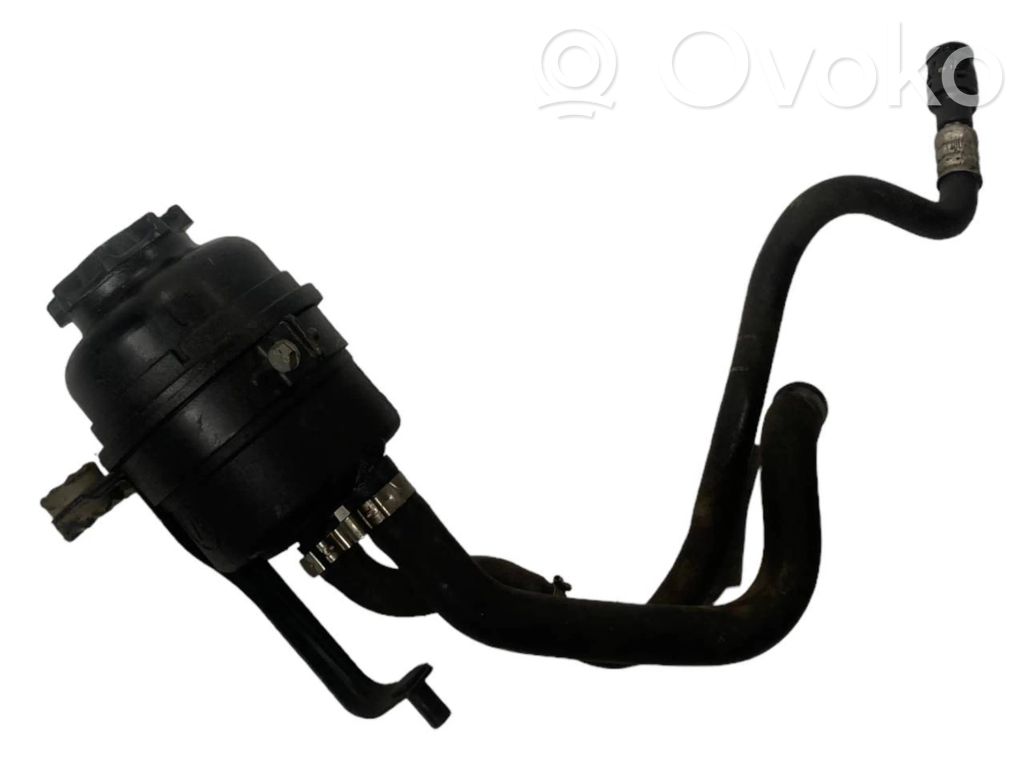 Stūres pastiprinātāja šķidruma tvertne