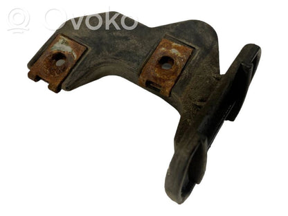 Priekšpusē bampera turētājs