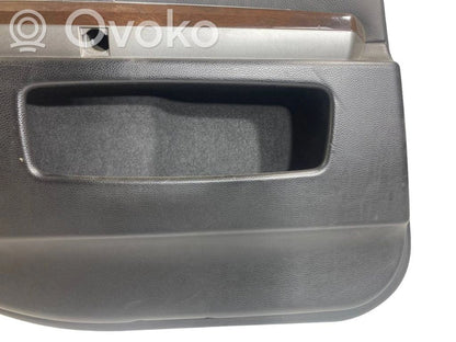 Apšuvums aizmugurējām durvīm