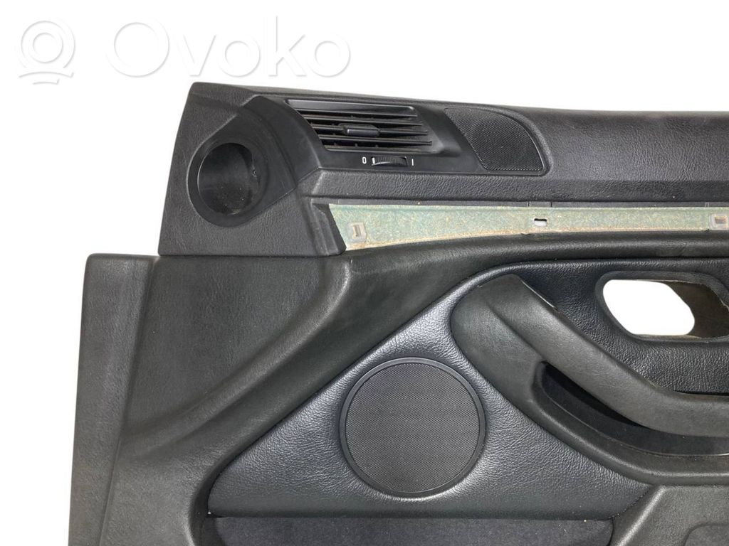 Priekšējo durvju apdare