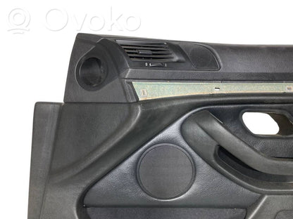 Priekšējo durvju apdare