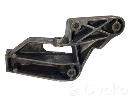 Dzinēja nostiprināšanas stiprinājums-kronšteins