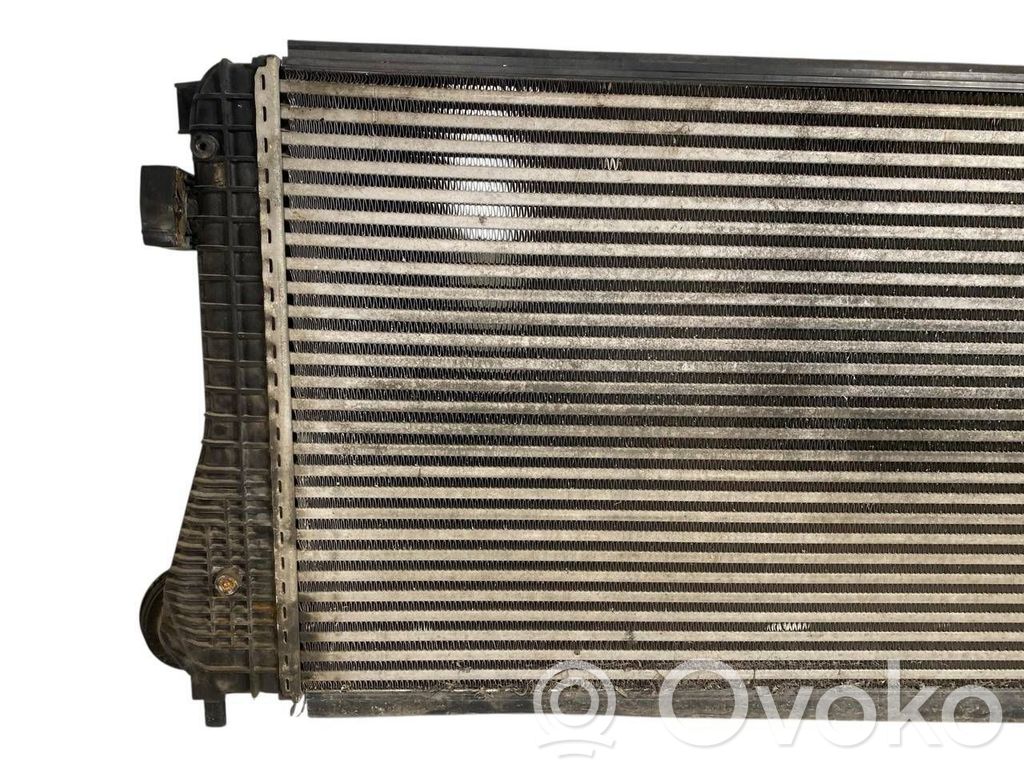 Starpdzesētāja radiators