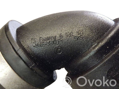 Caurulīte (-es) / šļūtene (-es)