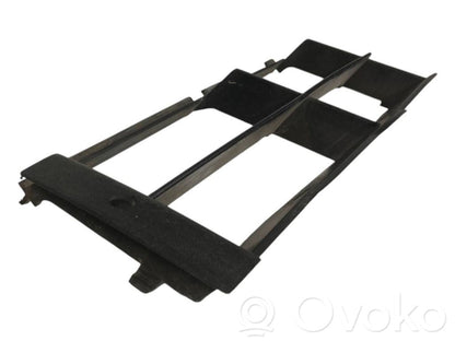 Apakšējais režģis (trīsdaļīgs)