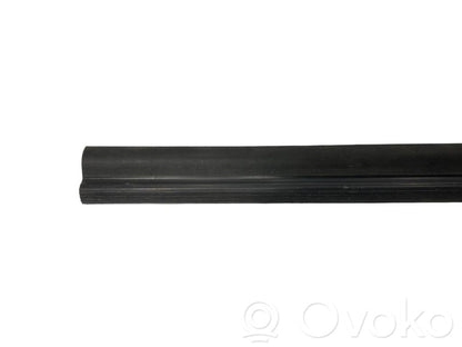 Priekšējā sliekšņa dekoratīvā apdare (iekšējā)