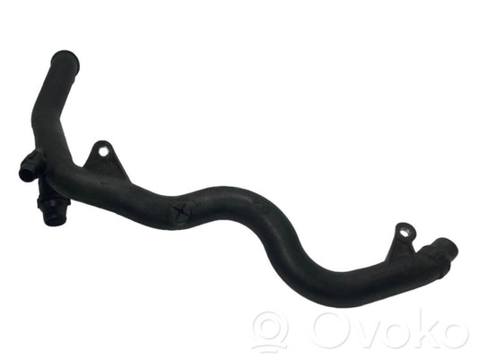 Caurulīte (-es) / šļūtene (-es)