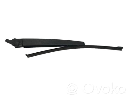 Rear window wiper arm