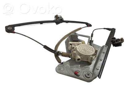 Priekšpusē elektriskā loga pacelšanas mehānisma komplekts