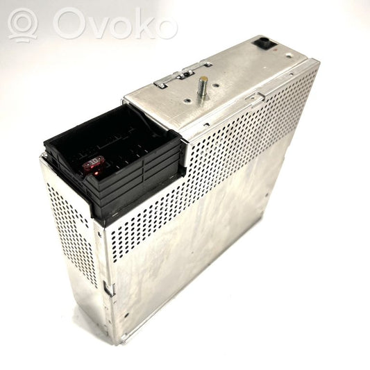 Radio / CD/DVD atskaņotājs / navigācija