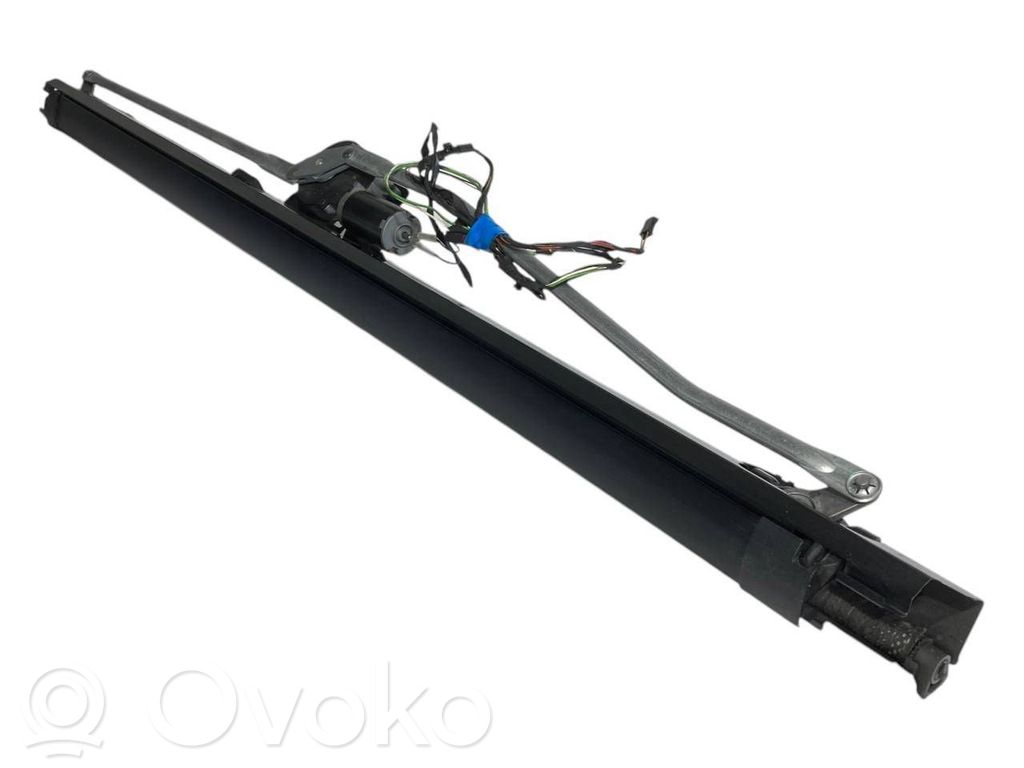 Electric rear window curtain