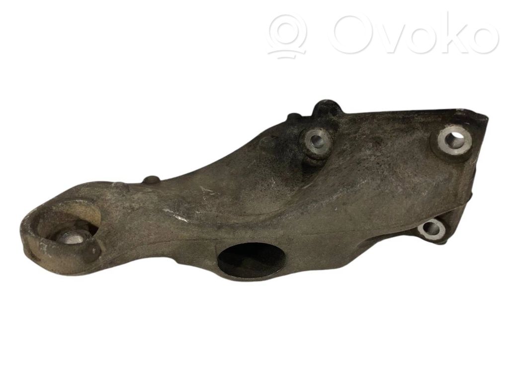 Dzinēja nostiprināšanas stiprinājums-kronšteins