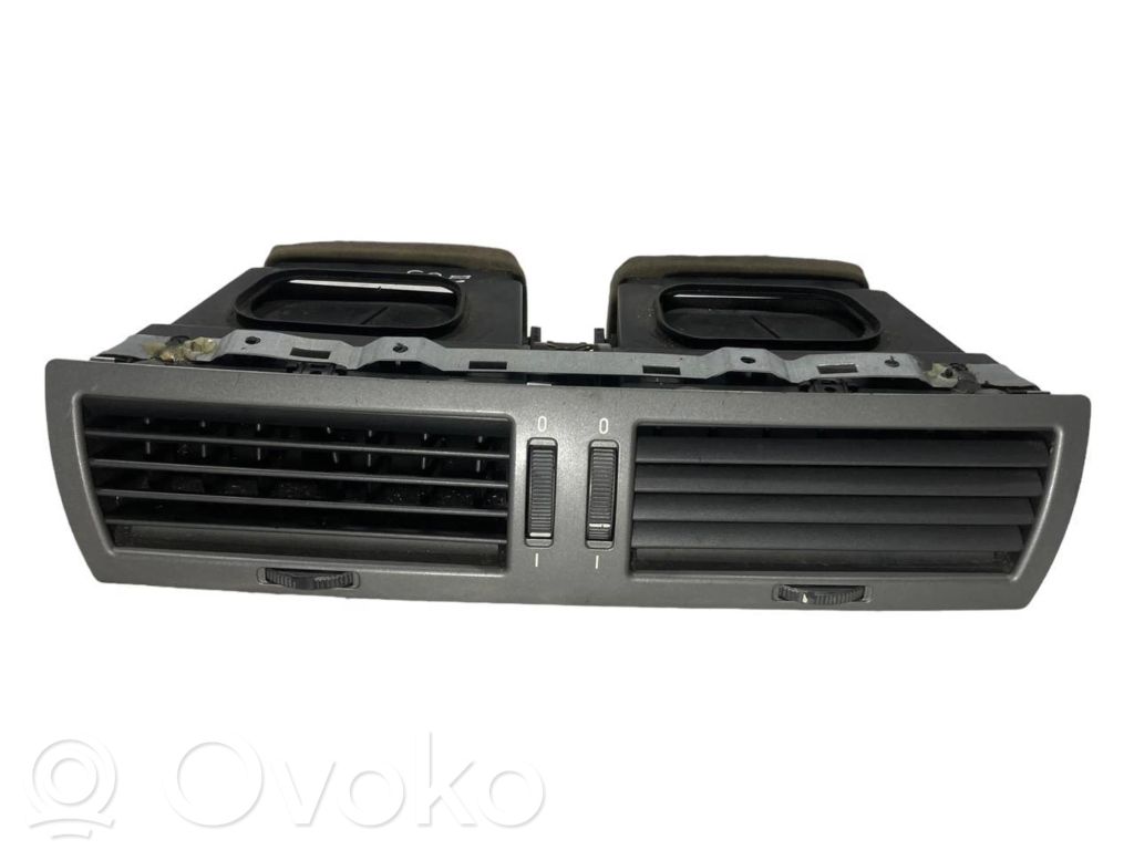 Центральная вентиляционная решетка