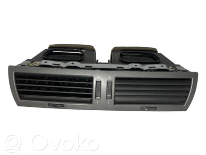 Центральная вентиляционная решетка