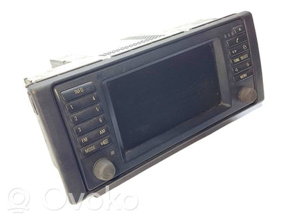 Radio / CD/DVD atskaņotājs / navigācija
