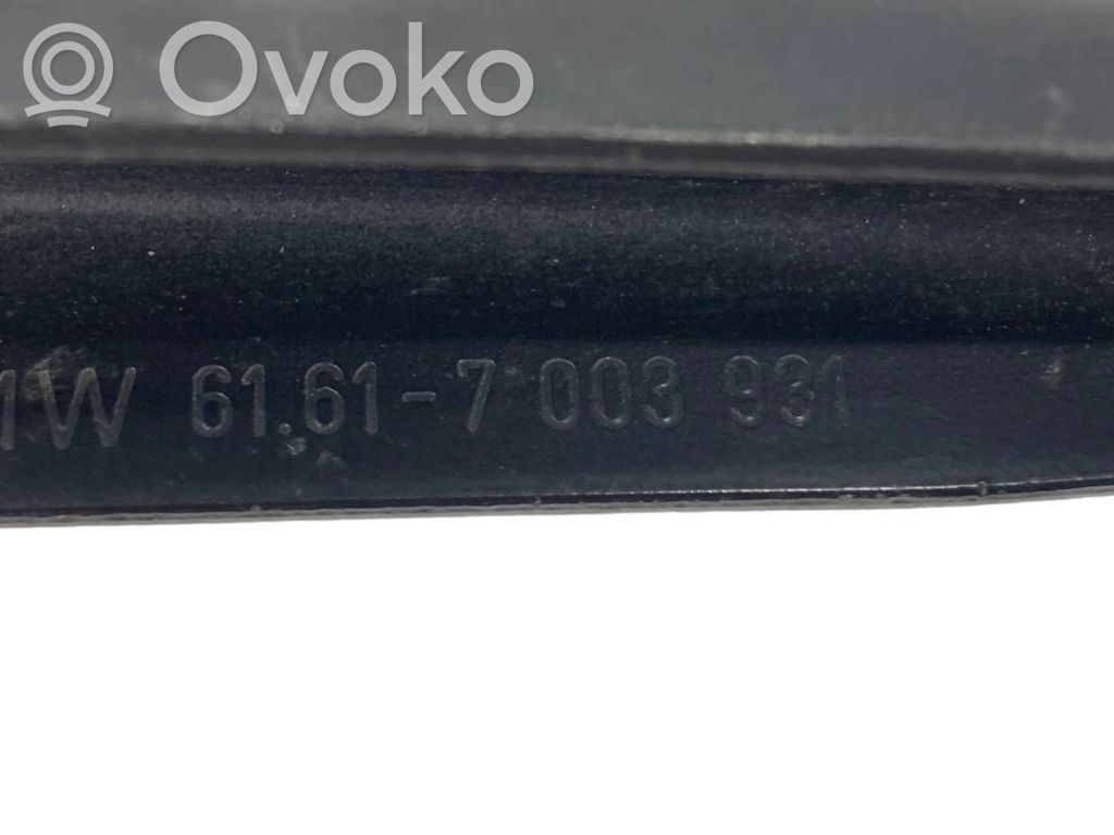 Priekšējā loga tīrītāja kājiņa