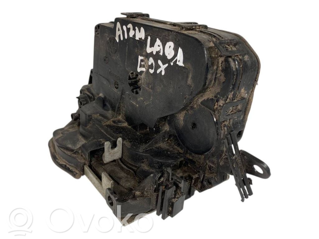 Замок сзади