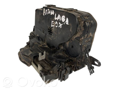 Замок сзади