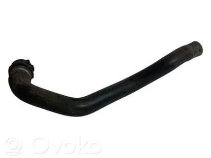 Caurulīte (-es) / šļūtene (-es)